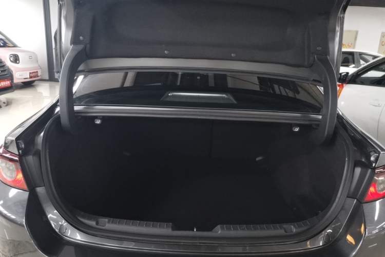 Used Mazda 3 Axela 2022 2.0L Automatic ZhiXuan Edition Trunk