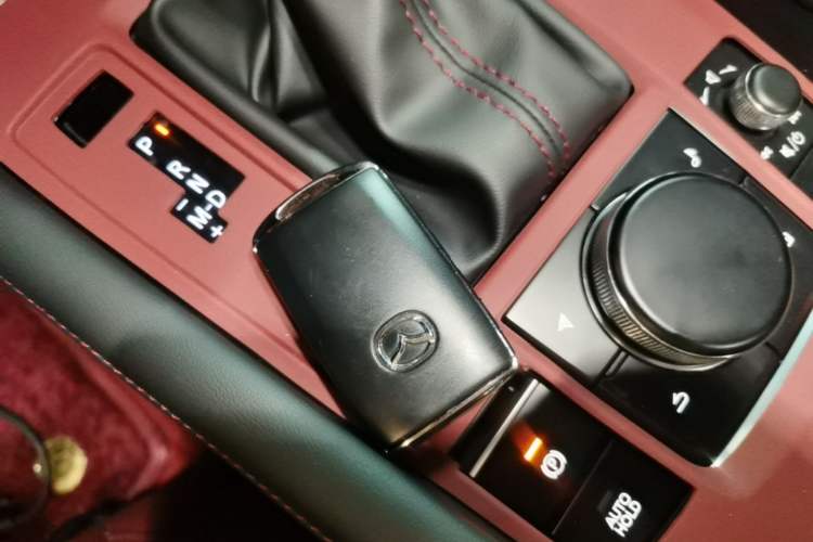 Used Mazda 3 Axela 2022 2.0L Automatic Premium Black Obsidian Edition Vehicle Key