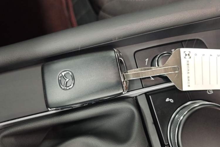 Used Mazda 3 Axela 2022 2.0L Automatic Zhiqing Edition Vehicle Key