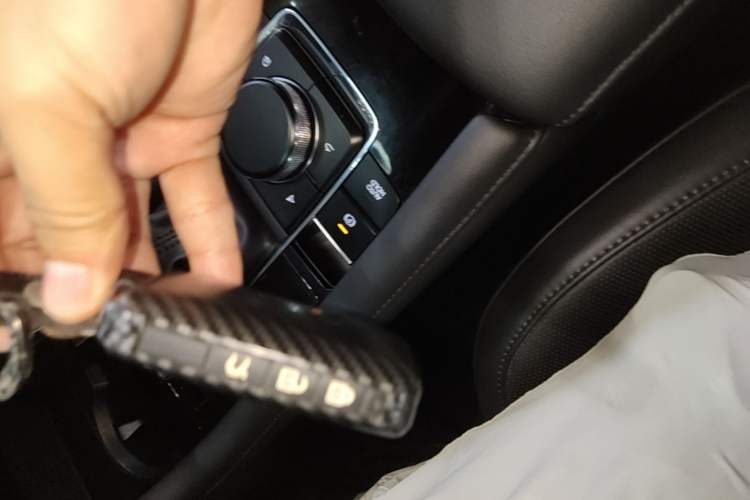 Used Mazda 3 Axela 2022 2.0L Automatic Zhiyao Edition Vehicle Key