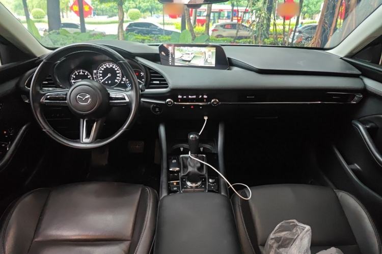 Used Mazda 3 Axela 2022 2.0L Automatic ZhiZun Edition Center Console