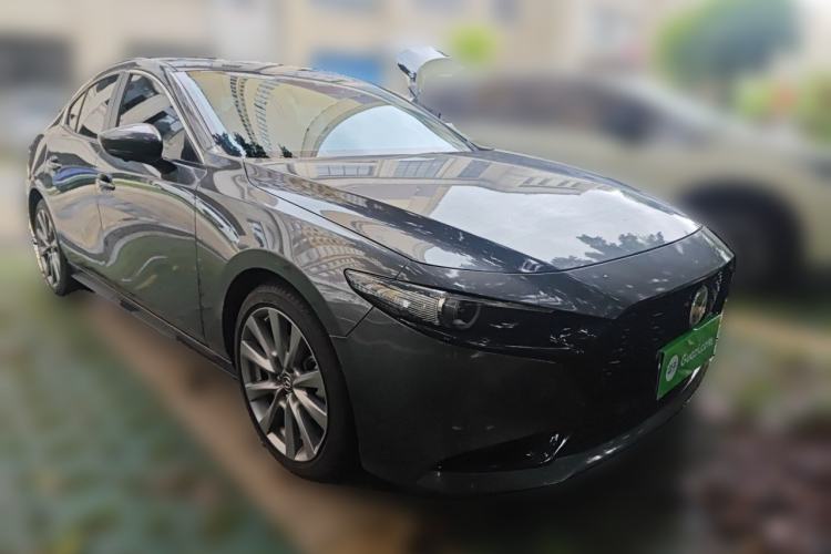 Used Mazda 3 Axela 2022 2.0L Automatic ZhiZun Edition Front Right 45 Deg
