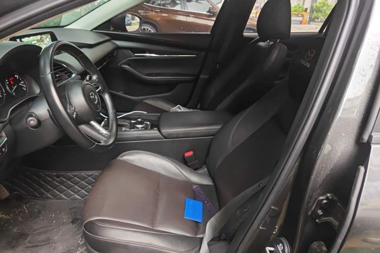 Used Mazda 3 Axela 2022 2.0L Automatic ZhiZun Edition Left Front Seat