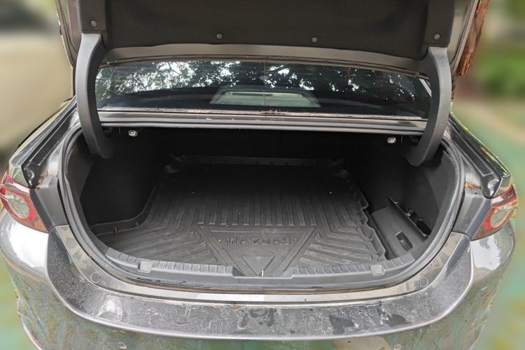 Used Mazda 3 Axela 2022 2.0L Automatic ZhiZun Edition Trunk