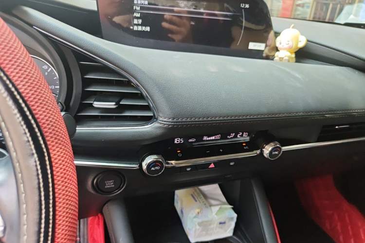 Used Mazda 3 Axela 2022 2.0L Automatic Zhiya Edition Audio And AC Panel