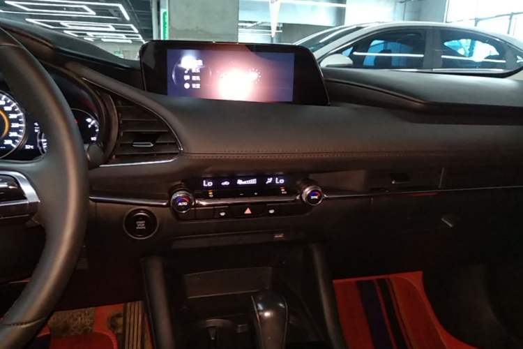 Used Mazda 3 Axela 2022 2.0L Automatic ZhiXuan Edition Audio And AC Panel
