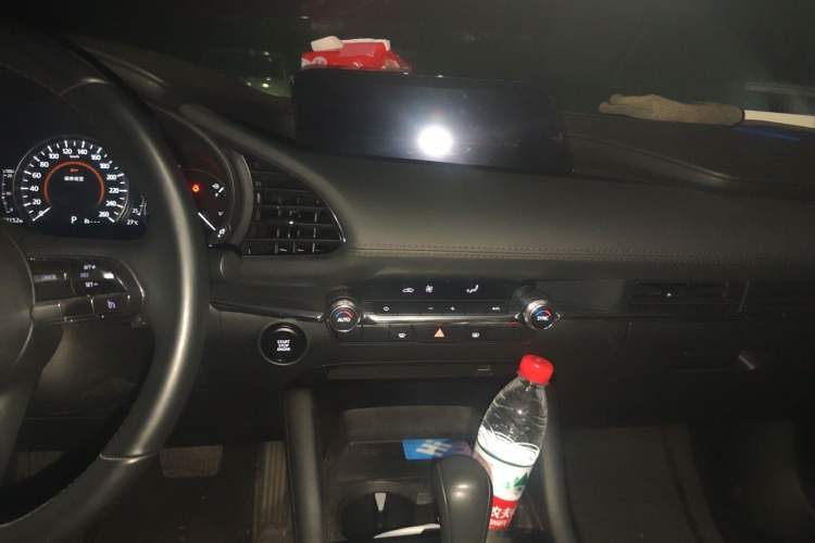 Used Mazda 3 Axela 2022 2.0L Automatic Zhiya Edition Audio And AC Panel
