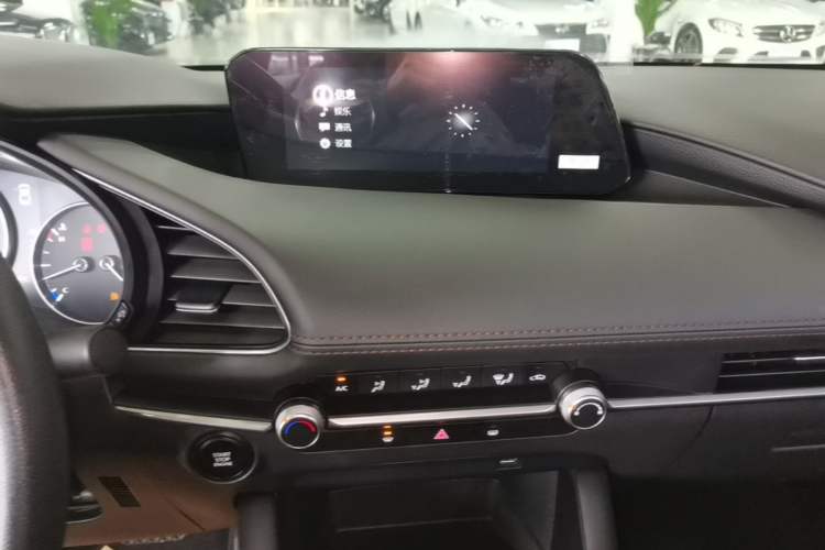 Used Mazda 3 Axela 2022 2.0L Automatic Zhiqing Edition Audio And AC Panel