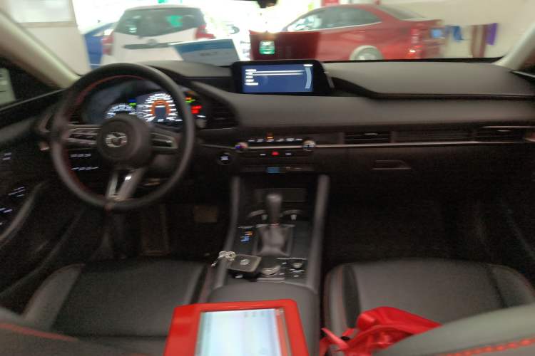 Used Mazda 3 Axela 2022 2.0L Automatic Zhiqing Edition Center Console