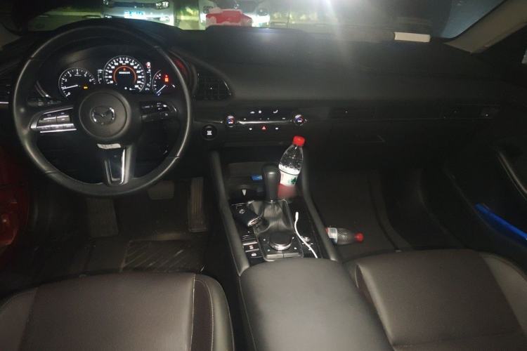 Used Mazda 3 Axela 2022 2.0L Automatic Zhiya Edition Center Console