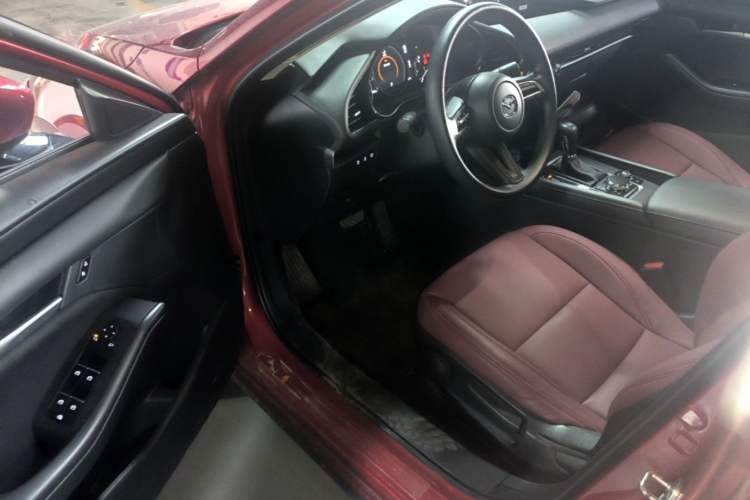 Used Mazda 3 Axela 2022 2.0L Automatic Zhiqing Edition Driver Seat