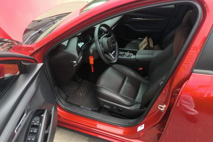 Used Mazda 3 Axela 2022 2.0L Automatic Zhi Rui Edition Driver Seat