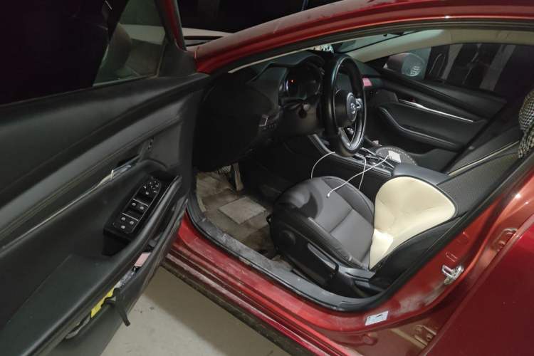 Used Mazda 3 Axela 2022 2.0L Automatic Zhiya Edition Driver Seat