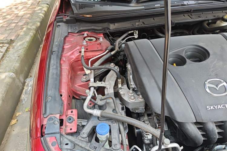 Used Mazda 3 Axela 2022 2.0L Automatic Zhiya Edition Engine Bay Right