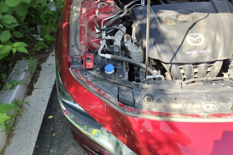 Used Mazda 3 Axela 2022 2.0L Automatic ZhiXuan Edition Engine Bay Right