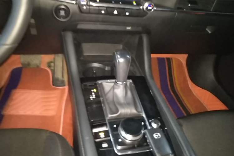 Used Mazda 3 Axela 2022 2.0L Automatic ZhiXuan Edition Gear Lever
