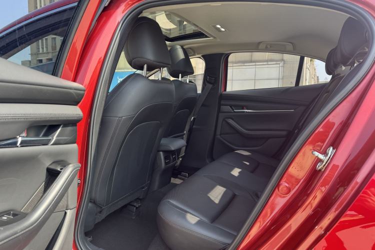 Used Mazda 3 Axela 2022 2.0L Automatic Zhiya Edition Interior 3