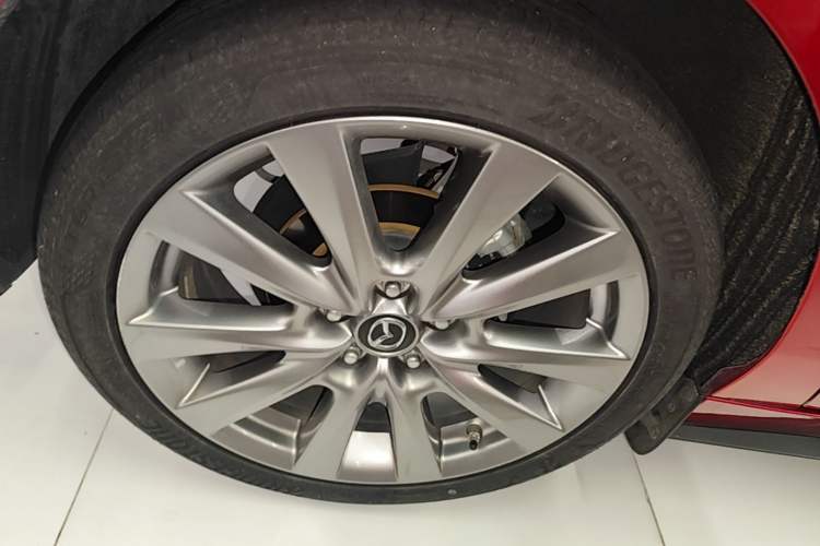 Used Mazda 3 Axela 2022 2.0L Automatic Zhiya Edition Right Rear Wheel Hub
