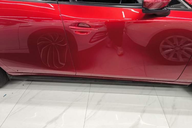 Used Mazda 3 Axela 2022 2.0L Automatic Zhiya Edition Right Side Sill