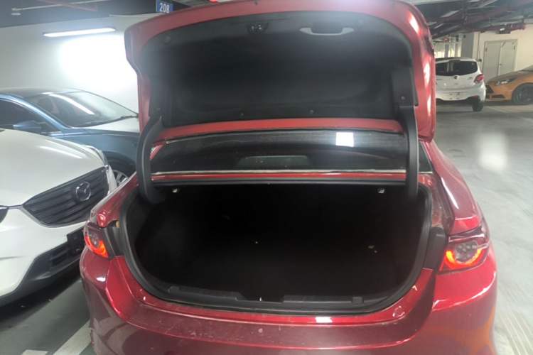 Used Mazda 3 Axela 2022 2.0L Automatic Zhiqing Edition Trunk