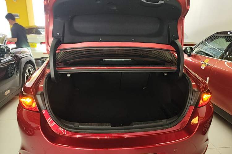 Used Mazda 3 Axela 2022 2.0L Automatic Zhiya Edition Trunk