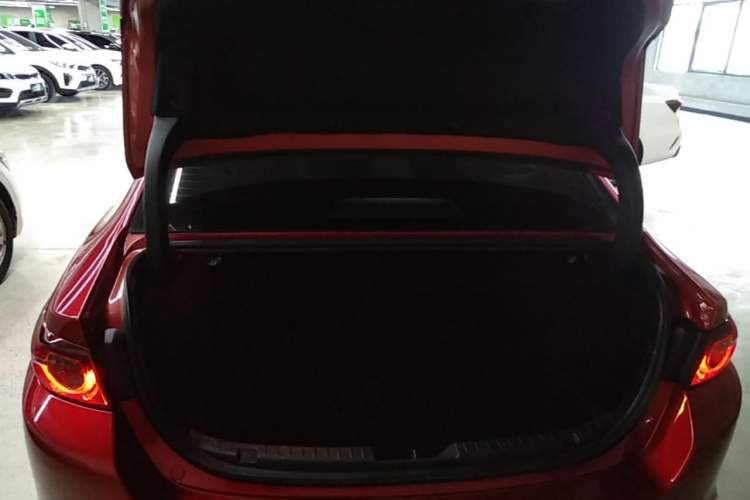 Used Mazda 3 Axela 2022 2.0L Automatic ZhiXuan Edition Trunk