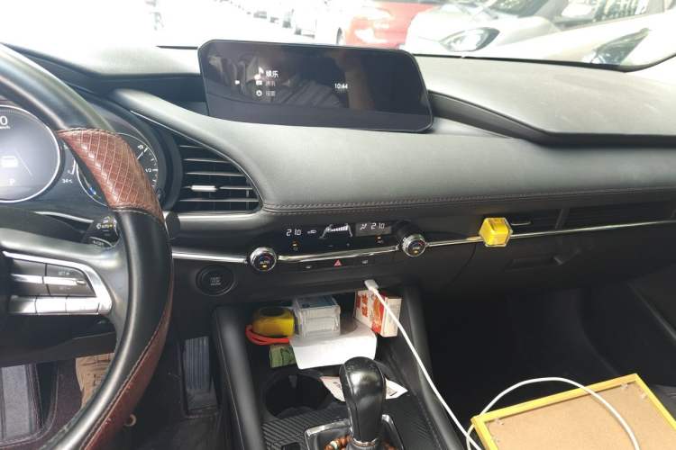 Used Mazda 3 Axela 2022 2.0L Automatic ZhiXuan Edition Audio And AC Panel