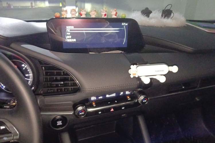 Used Mazda 3 Axela 2022 2.0L Automatic Zhiya Edition Audio And AC Panel