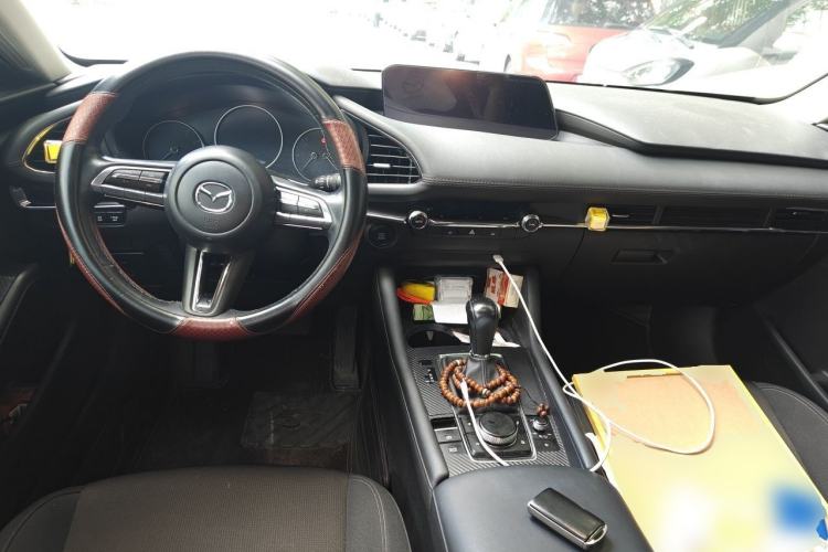 Used Mazda 3 Axela 2022 2.0L Automatic ZhiXuan Edition Center Console