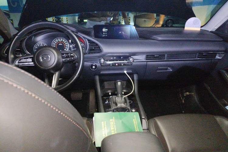 Used Mazda 3 Axela 2022 2.0L Automatic Zhiya Edition Center Console
