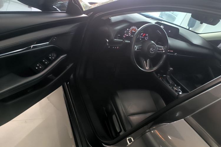 Used Mazda 3 Axela 2022 2.0L Automatic Zhiya Edition Driver Seat