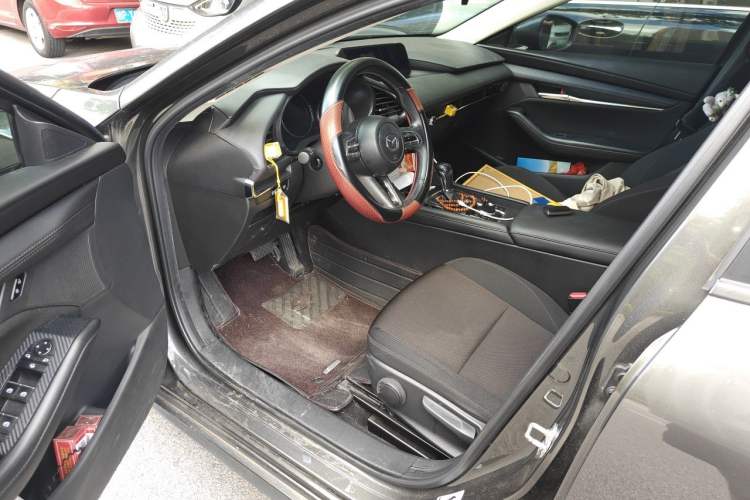 Used Mazda 3 Axela 2022 2.0L Automatic ZhiXuan Edition Driver Seat