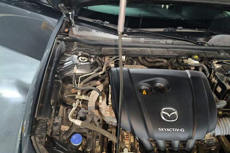 Used Mazda 3 Axela 2022 2.0L Automatic Zhi Rui Obsidian Edition Engine Bay Right