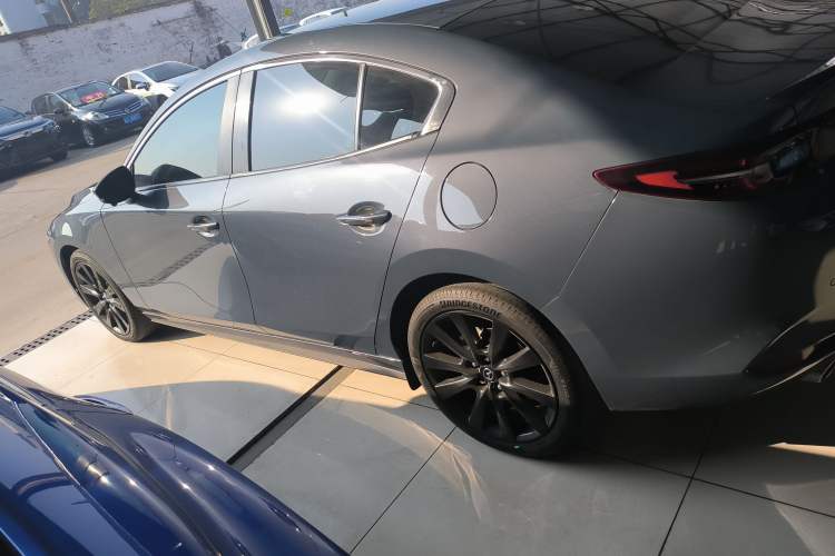 Used Mazda 3 Axela 2022 2.0L Automatic Zhi Rui Edition Exterior 3
