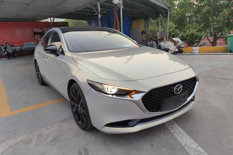 Used Mazda 3 Axela 2022 2.0L Automatic Zhi Rui Obsidian Edition Front Right 45 Deg