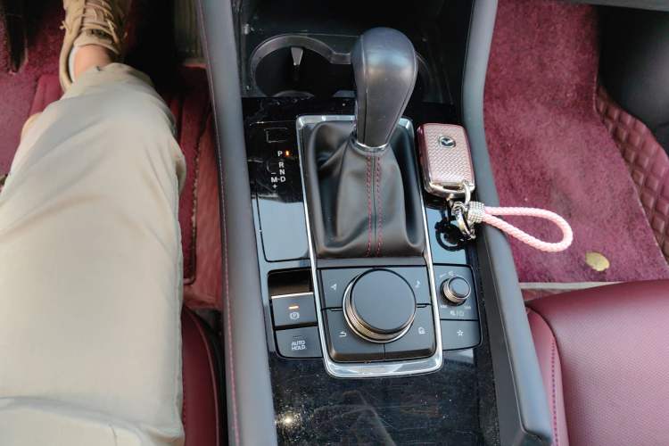 Used Mazda 3 Axela 2022 2.0L Automatic Zhi Rui Obsidian Edition Gear Lever