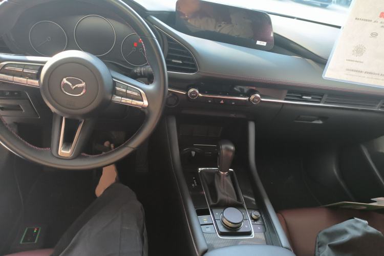 Used Mazda 3 Axela 2022 2.0L Automatic Zhi Rui Edition Interior 2