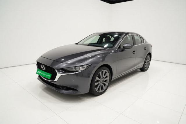 Ojetý Mazda 3 Axela 2022 2.0L Automatic ZhiXuan Edition
