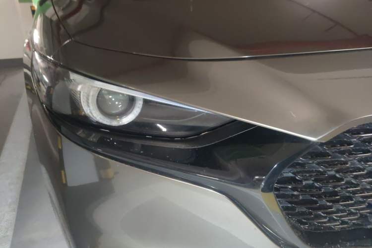 Used Mazda 3 Axela 2022 2.0L Automatic Zhiya Edition Right Front Headlight