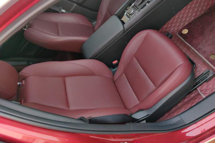 Used Mazda 3 Axela 2022 2.0L Automatic Zhi Rui Obsidian Edition Right Front Seat