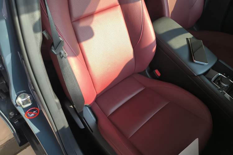 Used Mazda 3 Axela 2022 2.0L Automatic Zhi Rui Edition Right Front Seat