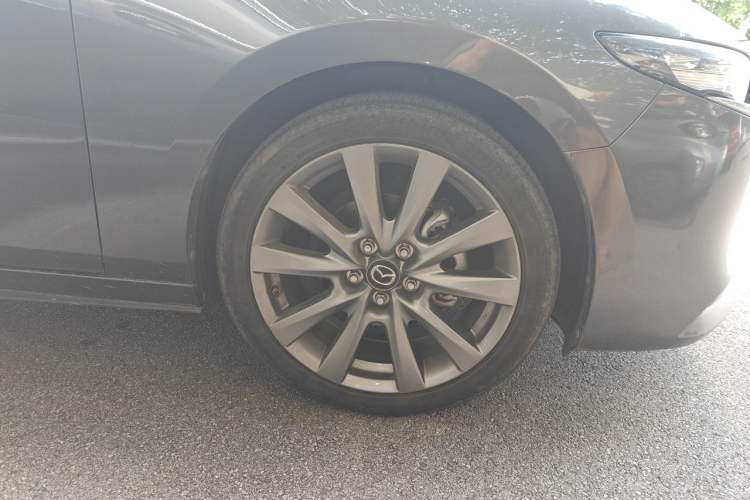 Used Mazda 3 Axela 2022 2.0L Automatic ZhiXuan Edition Right Front Wheel Hub