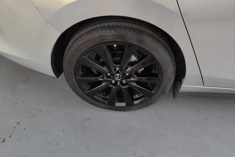 Used Mazda 3 Axela 2022 2.0L Automatic Zhi Rui Obsidian Edition Right Rear Wheel Hub