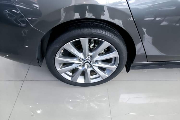 Used Mazda 3 Axela 2022 2.0L Automatic Zhiya Edition Right Rear Wheel Hub