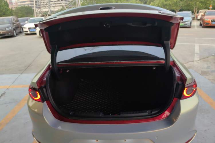 Used Mazda 3 Axela 2022 2.0L Automatic Zhi Rui Obsidian Edition Trunk