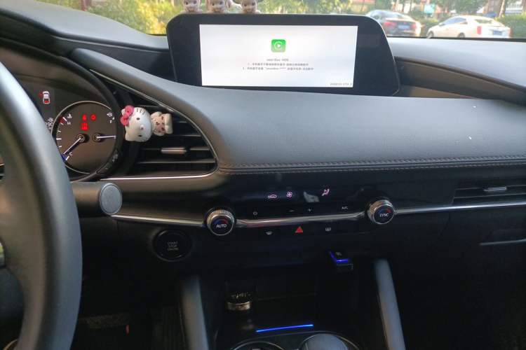 Used Mazda 3 Axela 2022 2.0L Automatic Zhiya Edition Audio And AC Panel