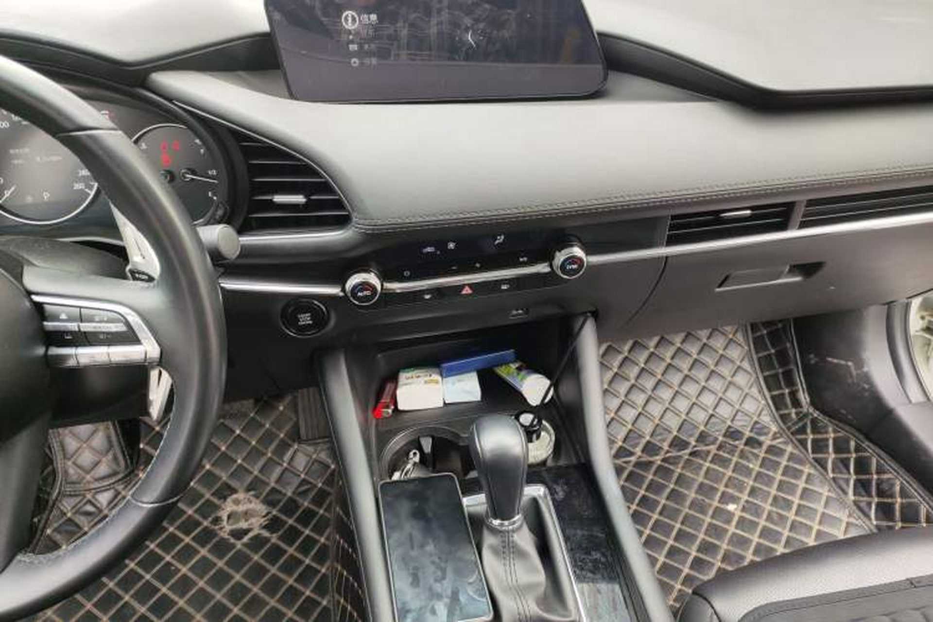 Used Mazda 3 Axela 2022 2.0L Automatic Zhi Rui Edition Audio And AC Panel