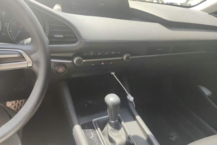 Used Mazda 3 Axela 2022 2.0L Automatic Zhiqing Edition Audio And AC Panel
