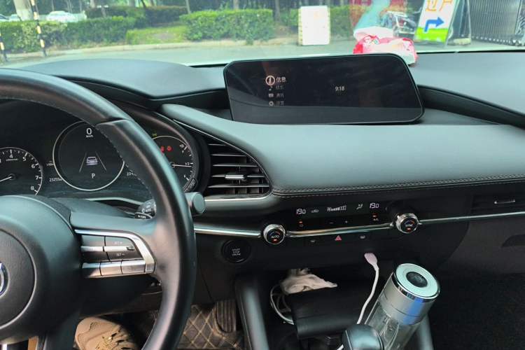 Used Mazda 3 Axela 2022 2.0L Automatic ZhiXuan Edition Audio And AC Panel