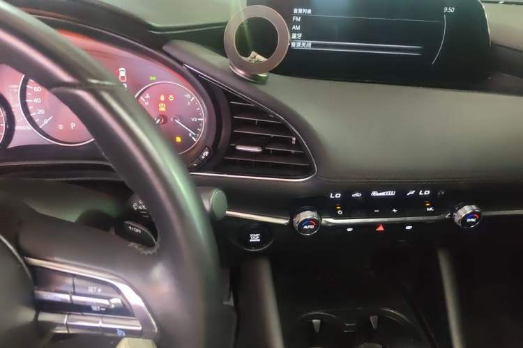 Used Mazda 3 Axela 2022 2.0L Automatic Zhiya Edition Audio And AC Panel